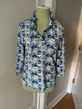 J. McLaughlin Blue & White Ruffle-Neck Patterned Blouse